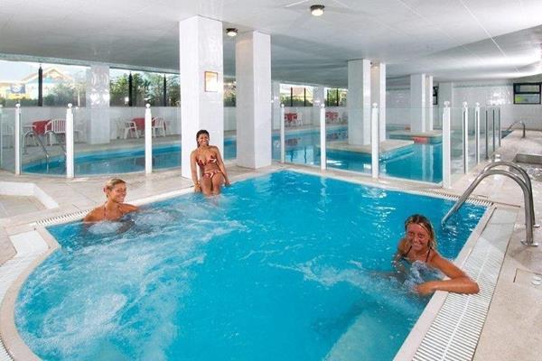 Hotel Milton Католика Екстериор снимка